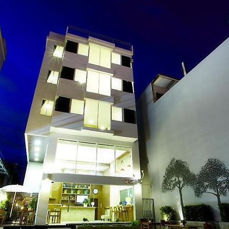 Hotel Loft 77 Bangkok Esterno foto