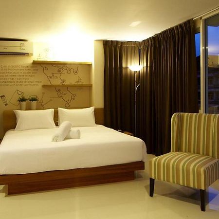 Hotel Loft 77 Bangkok Esterno foto