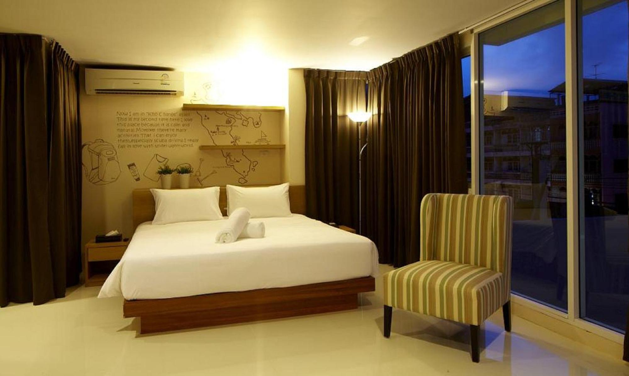 Hotel Loft 77 Bangkok Esterno foto